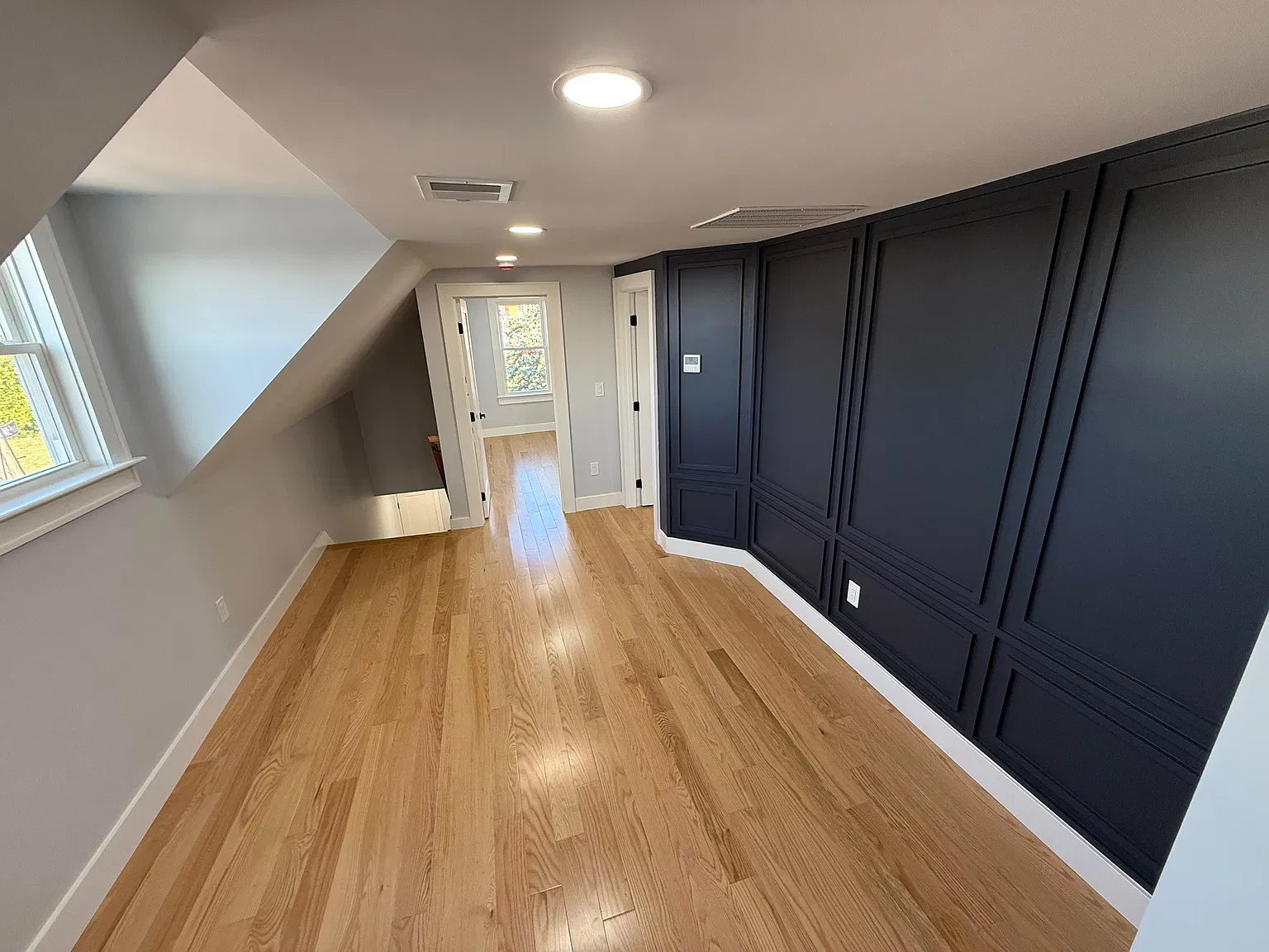 3 bed, 998 sqft, $2,850 — Photo 4
