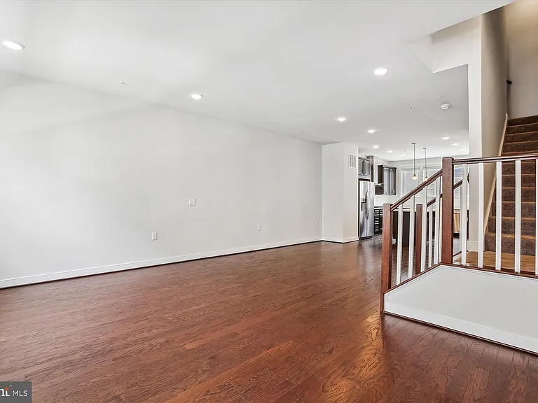 13340 Sherwood Park Ln — Photo 11