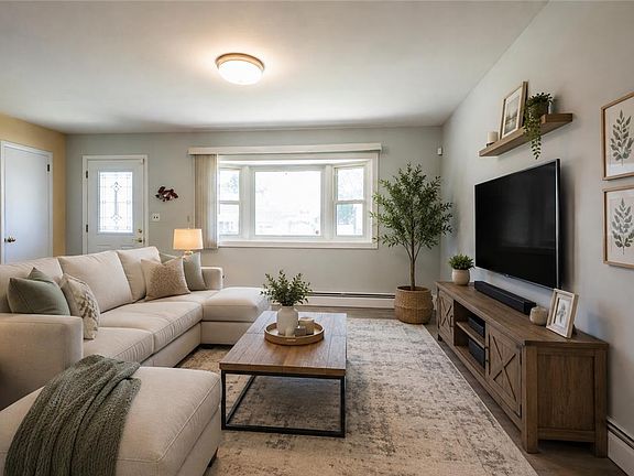3rd image of 2715 Swanson St