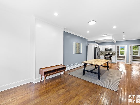 3rd image of 15 Aberdeen St #3