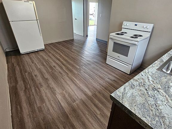 5th image of 127 E 10th St #1