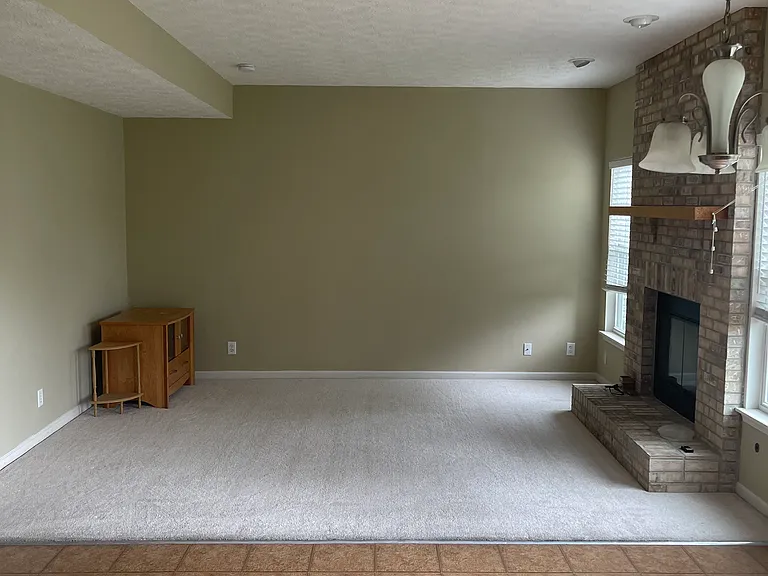 989 Onyx St — Photo 5