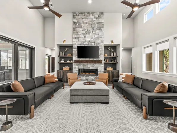 10705 W Zion Dr, Orderville, UT 84758