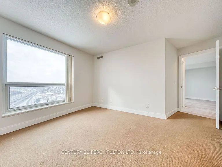 125 Village Green Sq #3105 — Photo 15