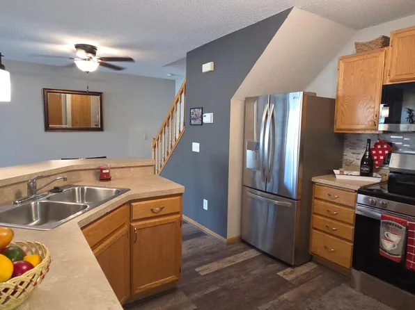 13151 Meadowood Way NW #136NW, Minneapolis, MN 55448