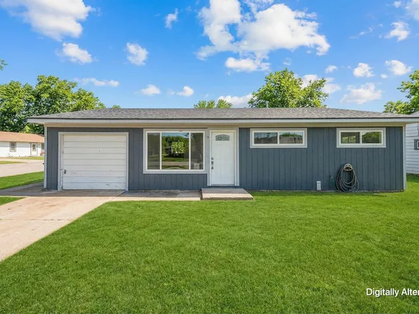 1232 W 11th St, Junction City, KS 66441