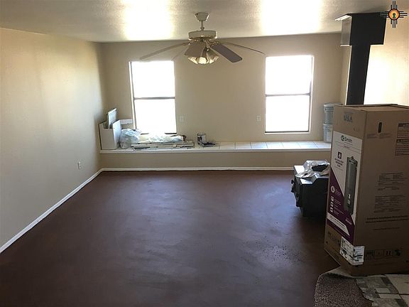 3rd image of 762 S Roosevelt Road U