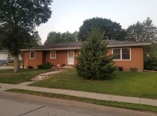 1975 Avalon Rd, Dubuque, IA 52001