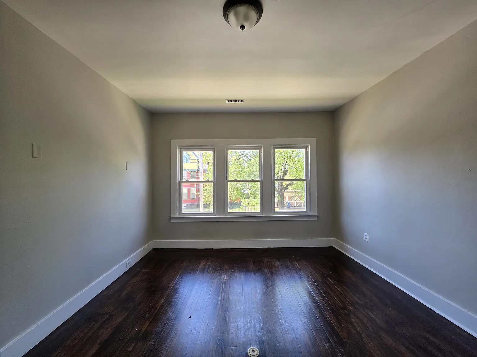 3 bed, $1,575 — Photo 3