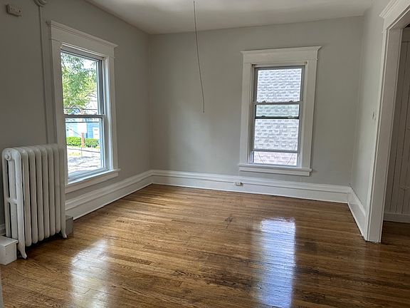 livingroom with hardwood floor