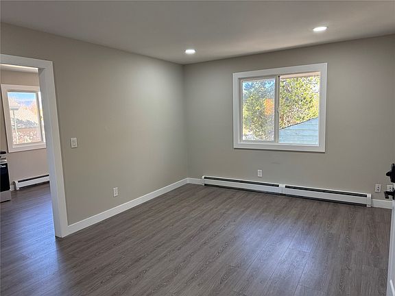 3rd image of 519 Teller Street UNIT 6