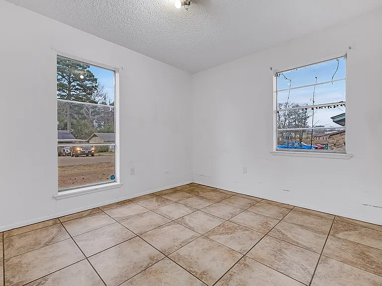 165 Greenforest Trl — Photo 8