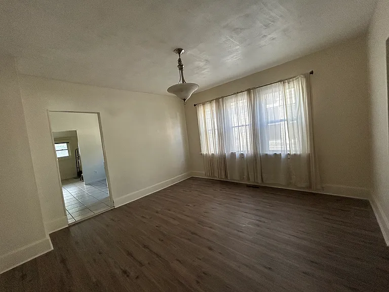 439 S G St — Photo 9