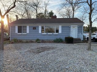 7 Cardinal Dr, Toms River, NJ