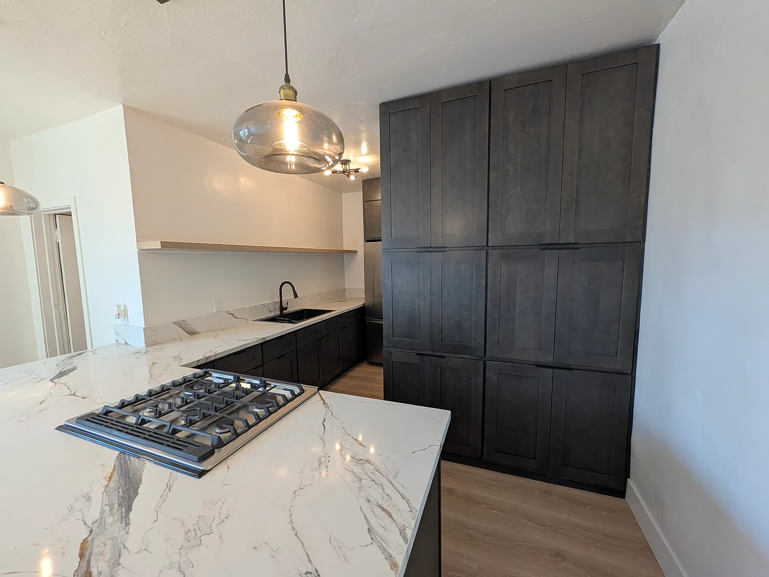 1 bed, 700 sqft, $2,049 — Photo 3