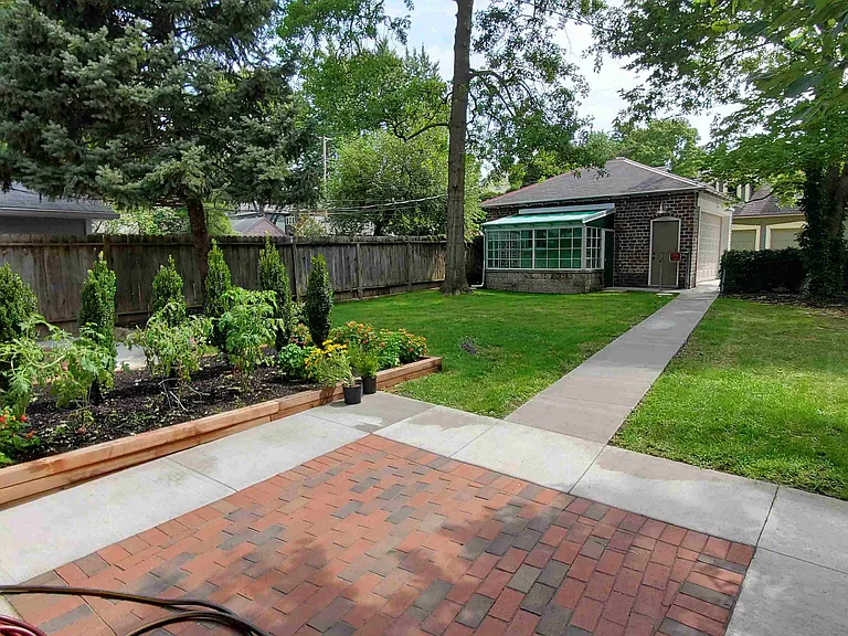 1202 Forsythe Ave #1202 — Photo 4
