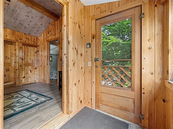 3rd image of 156 Minnow Brook Ln