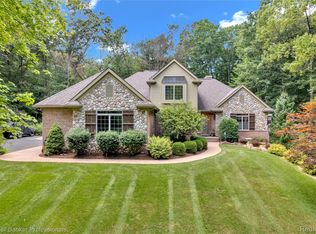 3690 Hickory Rim Dr, Ortonville, MI