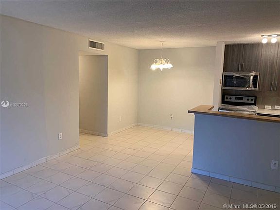 3rd image of 771 NE 199th St APT 105