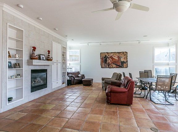 4th image of 2112 Brampton Ct