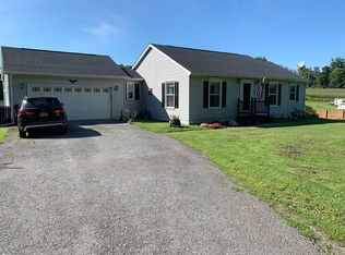 3833 Bishop Hill Rd, Marcellus, NY 13108