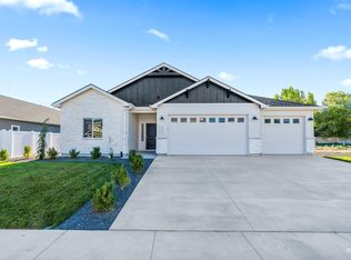 3904 Palisade Ave, Caldwell, ID 83605
