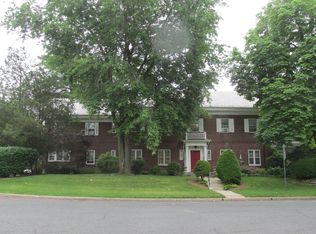 927 Commonwealth Dr #2, Teaneck, NJ 07666