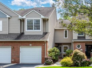 50 Kent Dr, Roseland, NJ 07068