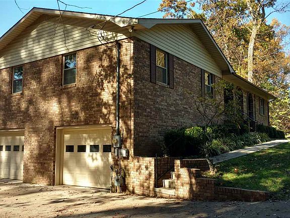 3rd image of 4424 Woodhaven Dr