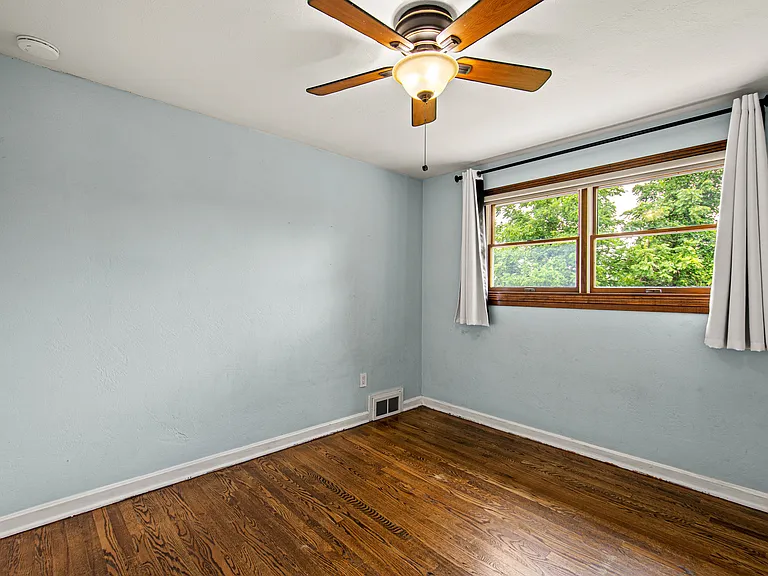 251 Franklin Dr — Photo 18