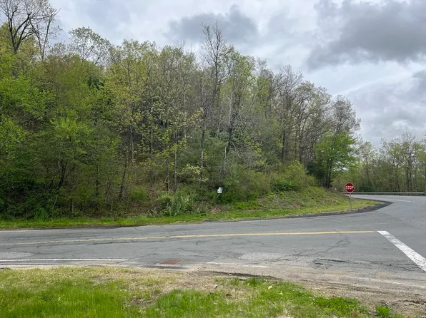 34 Old Warren Rd, Palmer, MA 01069