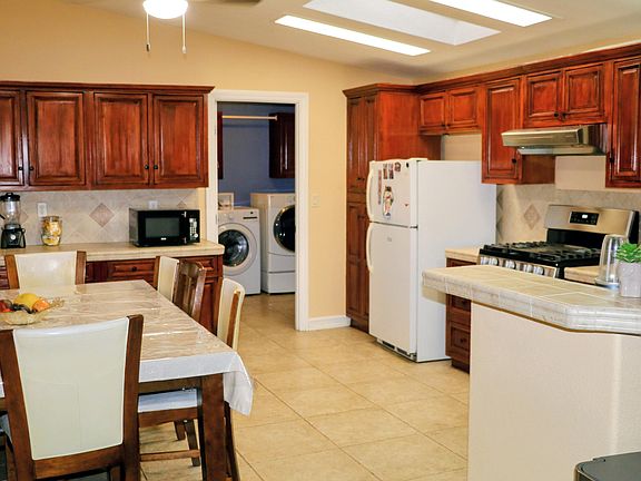 3rd image of 24922 Muirlands Boulevard #91