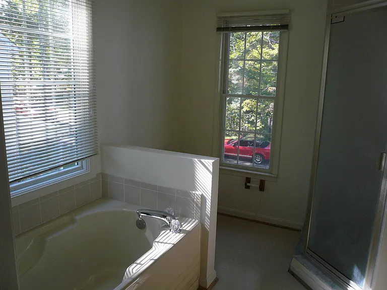 3511 Oak Dr — Photo 7