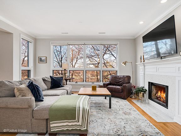 2nd image of 1711 N Sheffield Ave #2