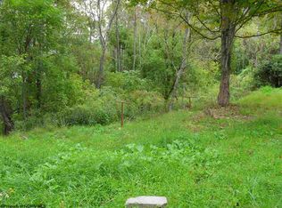 186 Roundbarn Rd, Mannington, WV 26582