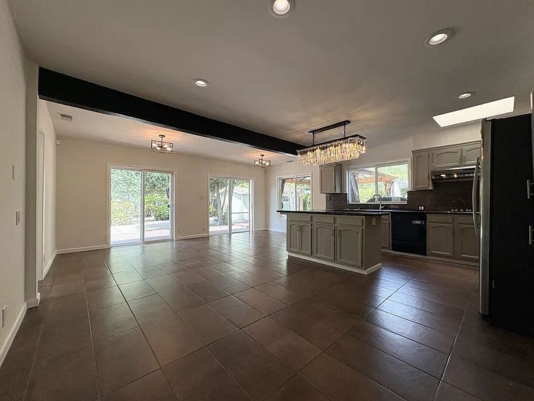 2350 Alameda De Las Pulgas — Photo 17