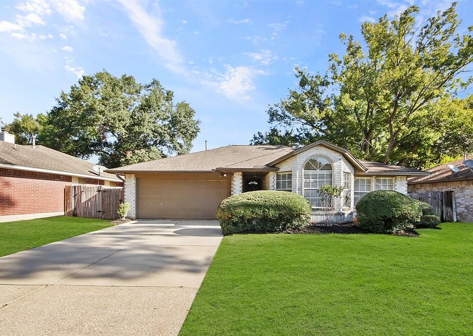 1st image of 2511 Pine Cone Drive