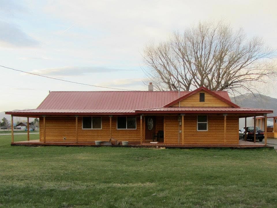 214 Center St Front