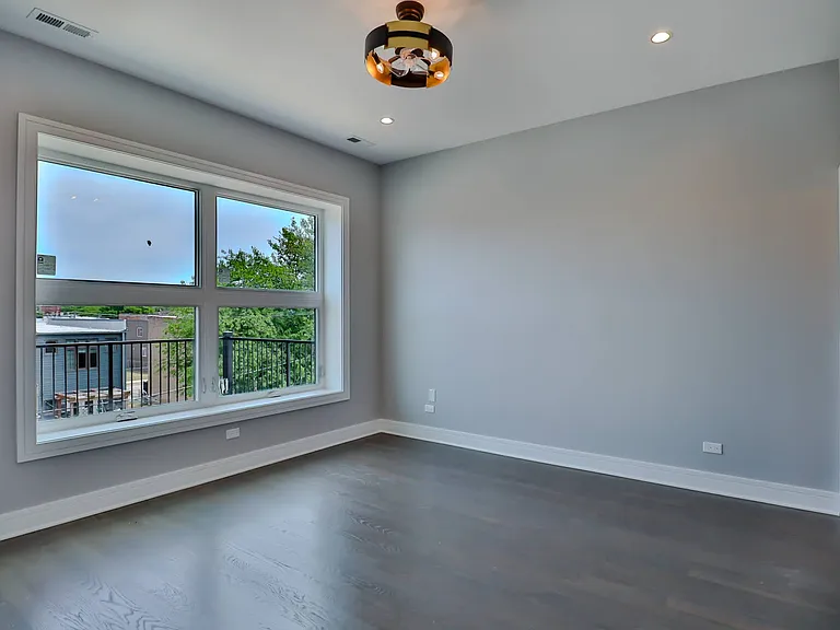 4827 S Saint Lawrence Ave #3 — Photo 11