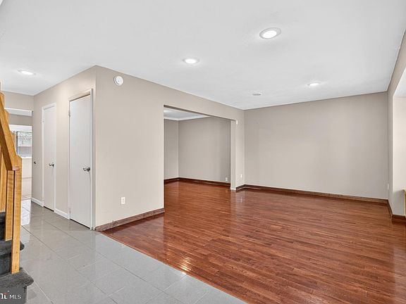 3rd image of 525 Fairfield Rd