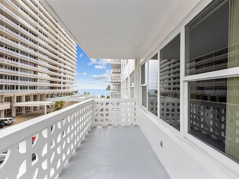 4010 Galt Ocean Dr #312 — Photo 2