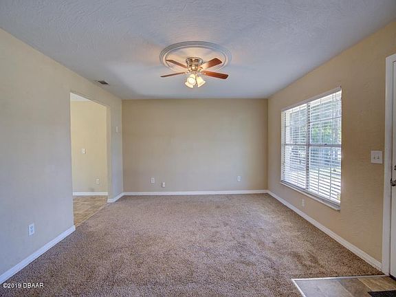 5th image of 1233 Carmen Ave
