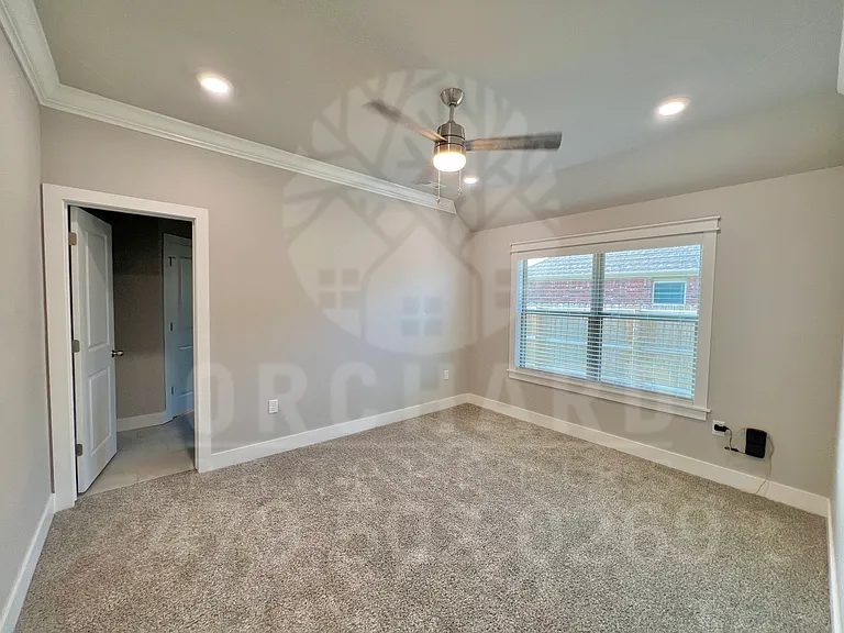 905 Jameson St — Photo 7