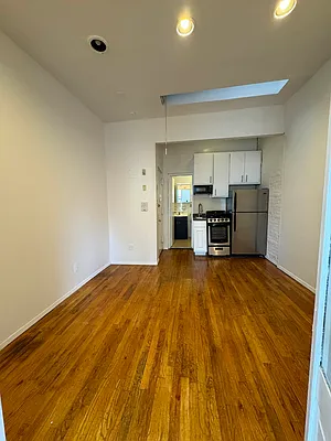 Rented by KNOCKKNOCK LLC | media 2