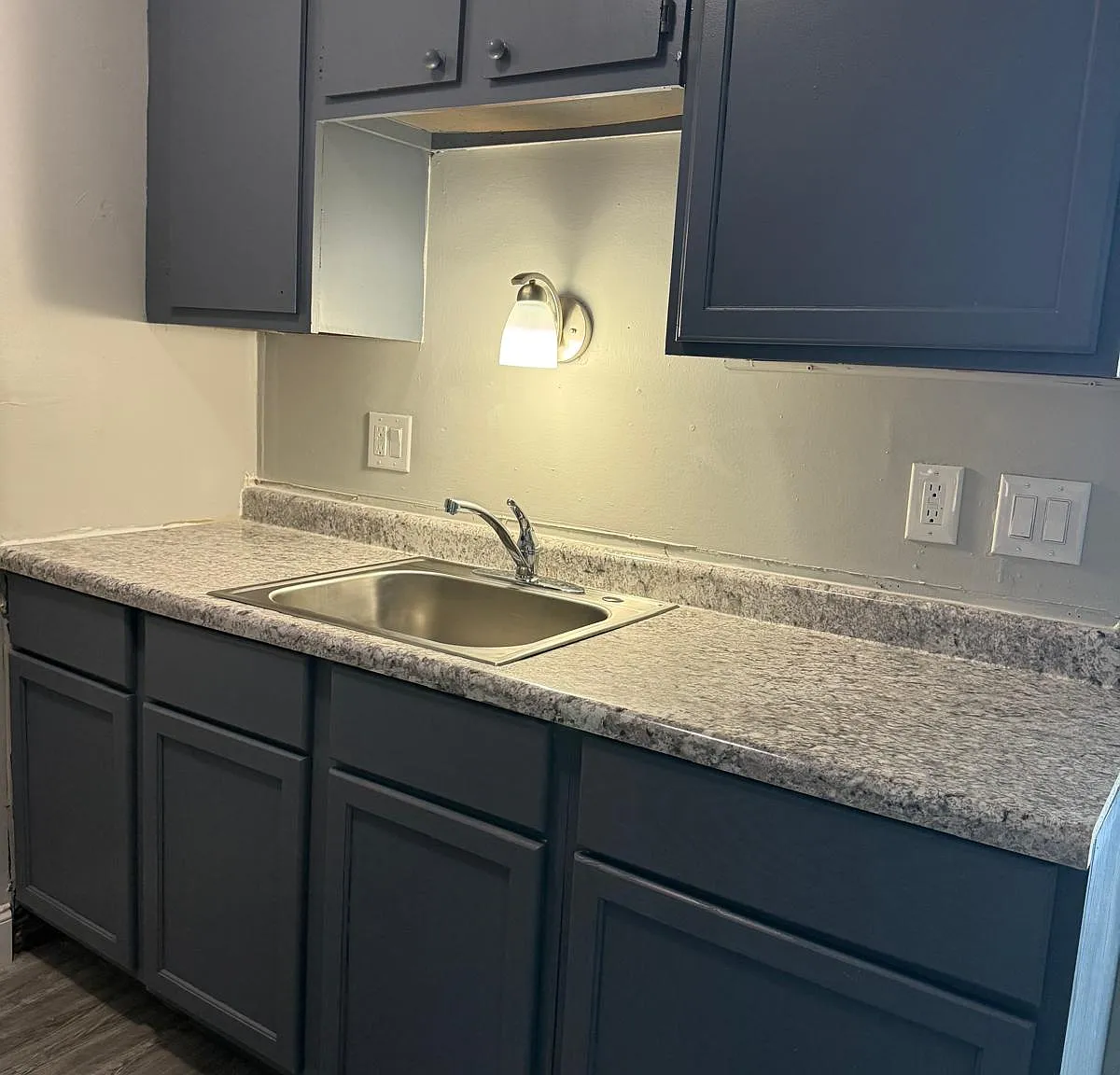 1 bed, 870 sqft, $995 — Photo 4