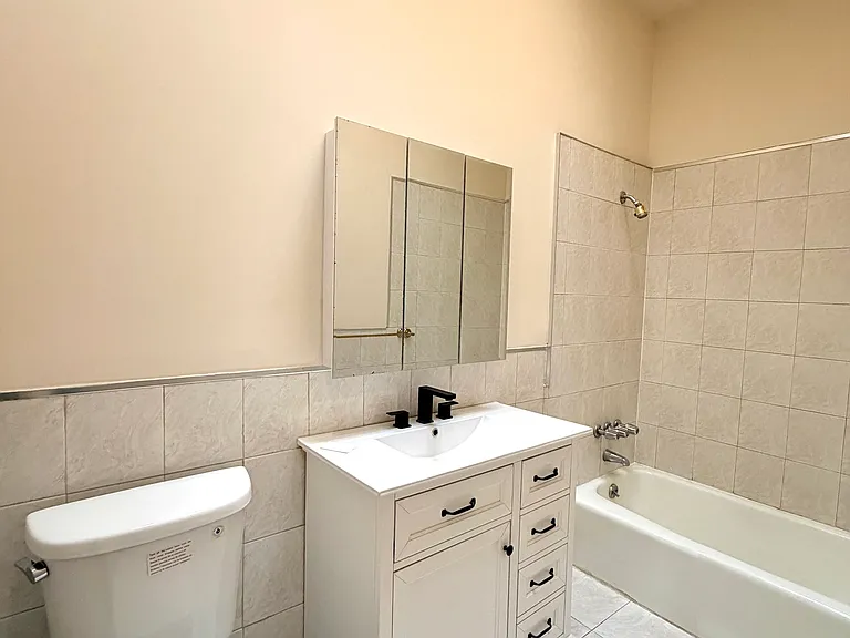 31-16 Steinway St #3F — Photo 7