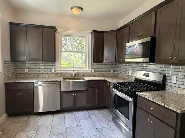 565-567 Maple St, Fall River, MA 02720