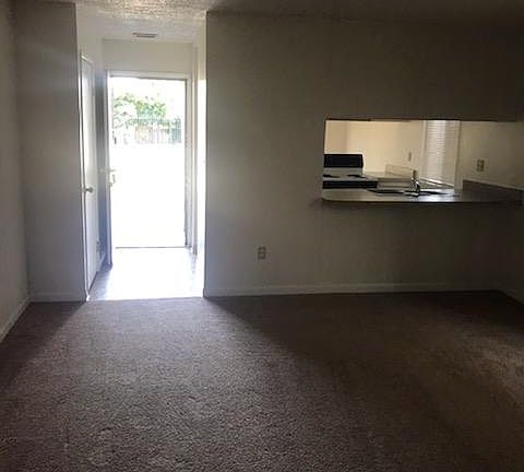 5th image of 2155 Evergreen Ave APT 1