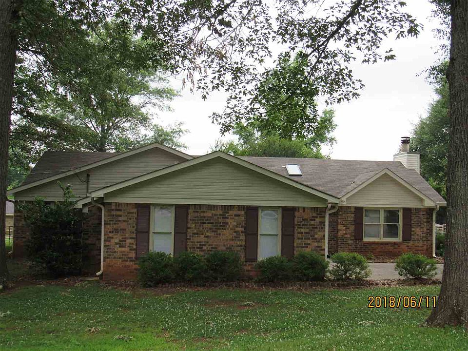 1st image of 218 Sanderson Rd