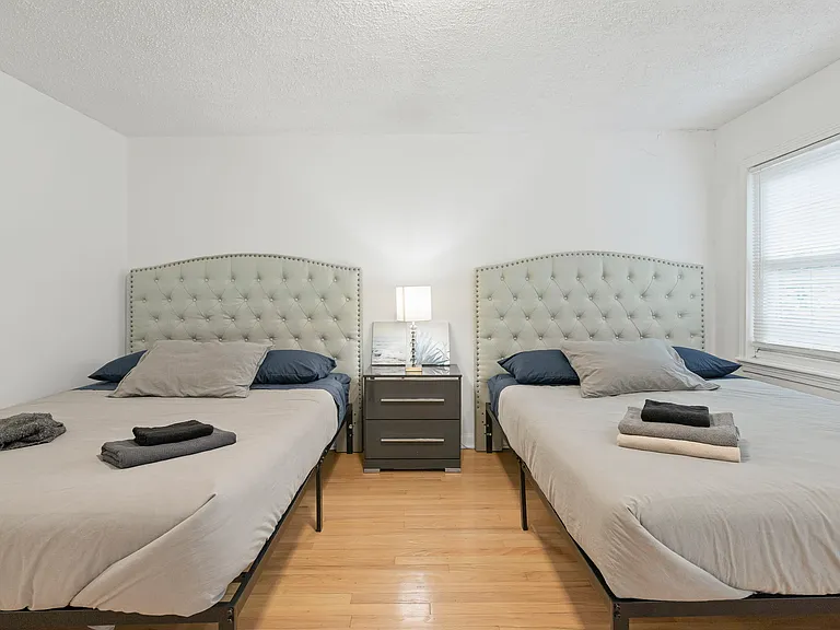 1011 W 38th St #A — Photo 19